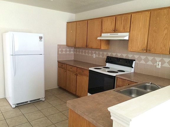 4th image of 3405 Barcelona Dr APT D