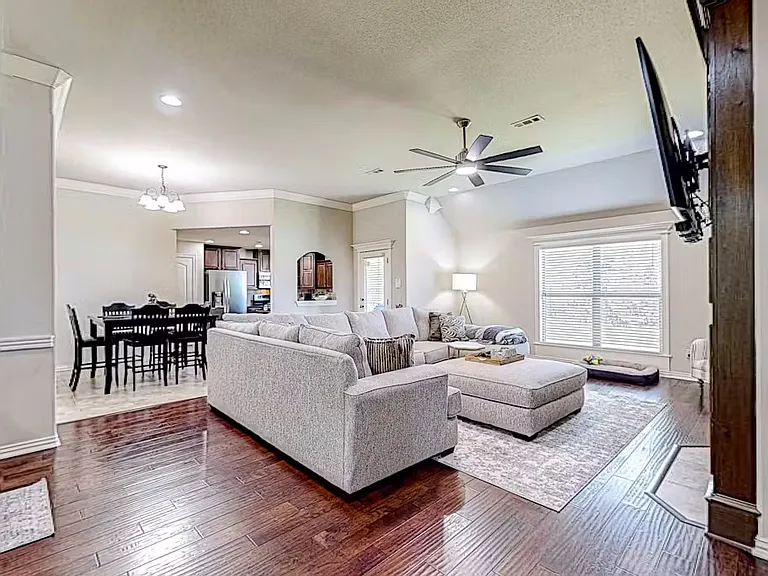 3704 SW High Point Ave — Photo 3
