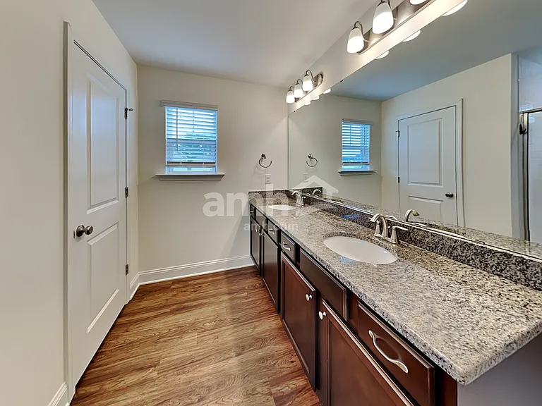 208 Gregory Dr — Photo 12