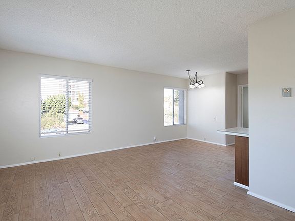 4th image of 2065 Diamond St APT E