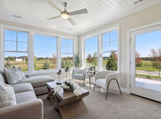 121 Lakeshore Cir, Waconia, MN 55387
