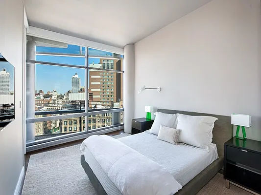 Sold by Sotheby's International Realty | media 8