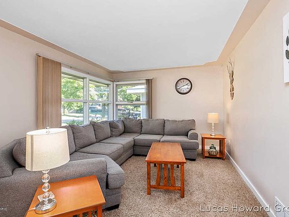 4th image of 2436 Parkdale Ave SW