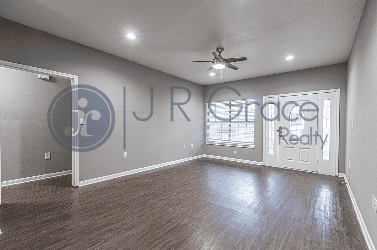 Bear Gardens - 1521 Bagby Unit E — Photo 4