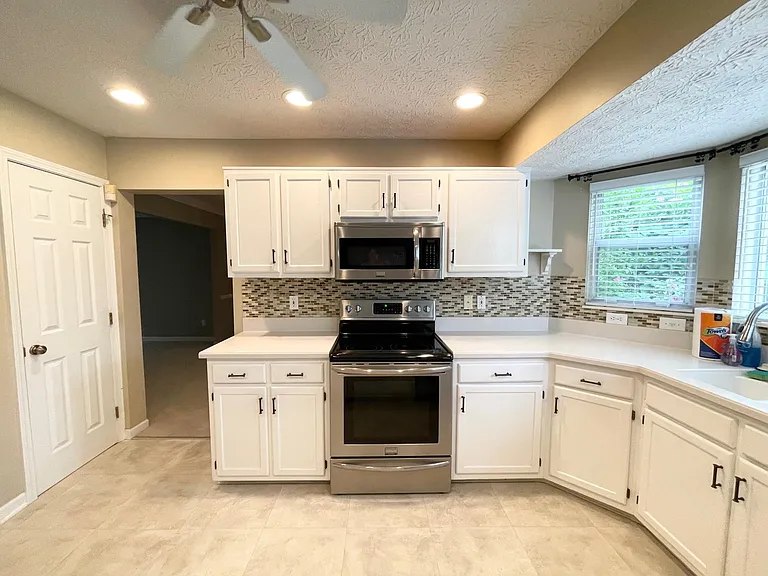 5583 Barney Dr — Photo 7