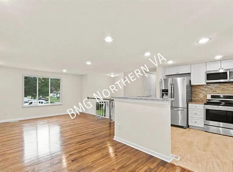 8461 Yellow Leaf Ct — Photo 3