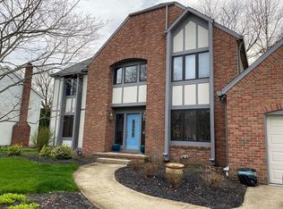 2549 Sourek Rd, Akron, OH 44333