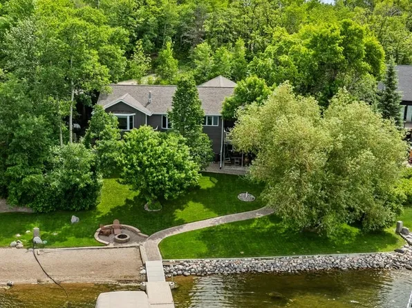 47 N Lake Park Rd, Bottineau, ND 58318