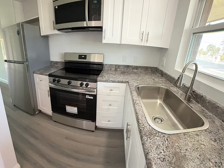 16881 Davis Rd #913 — Photo 4