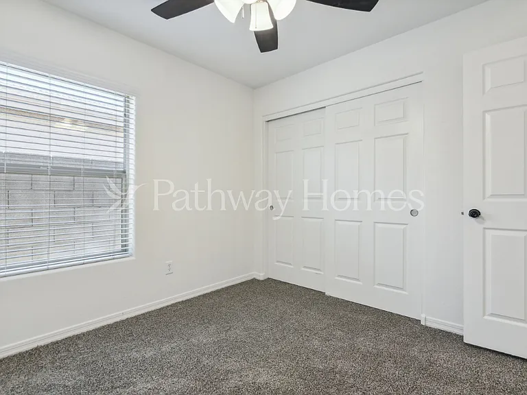 207 W Latona Rd — Photo 16