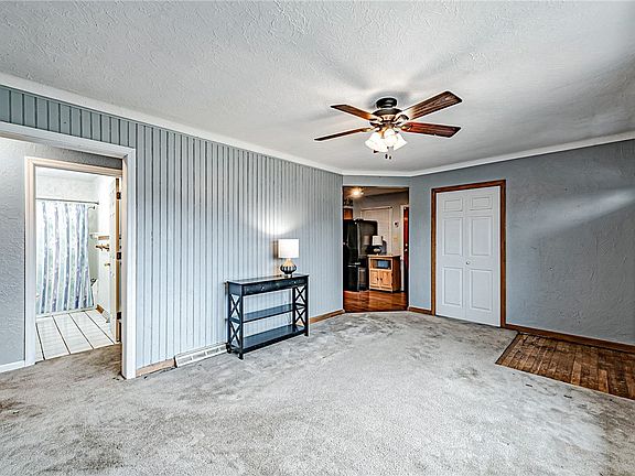 3rd image of 207 Gertrude St