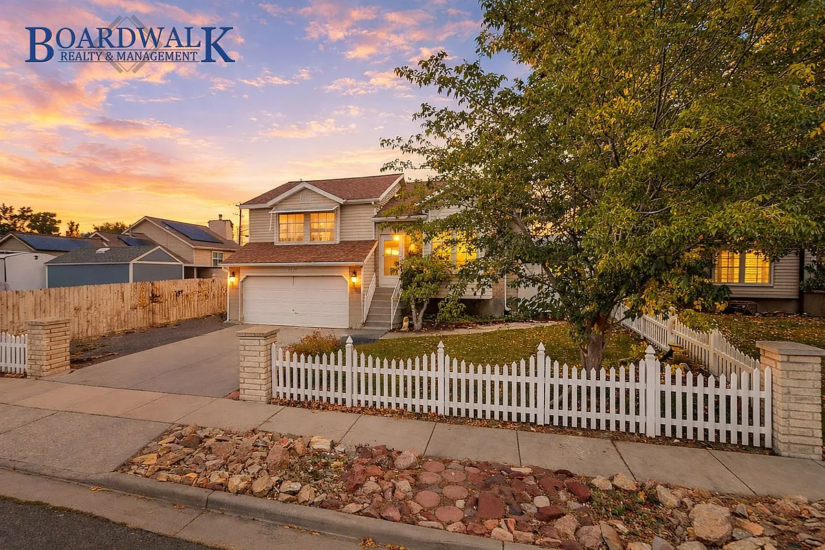 Building Photo - 5677 S Esprit Dr