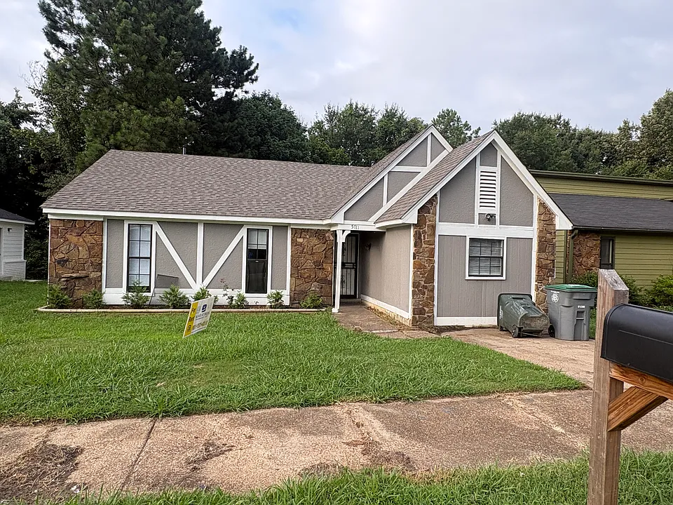 5711 Maple Tree Dr