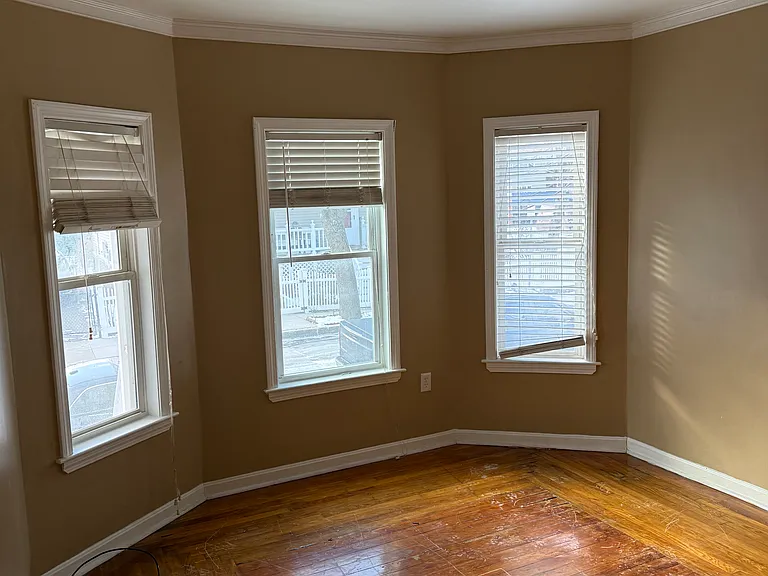 44 Capen St #1 — Photo 7