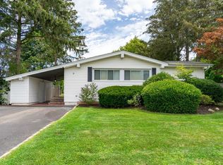 36 Hayrick Ln, Commack, NY 11725