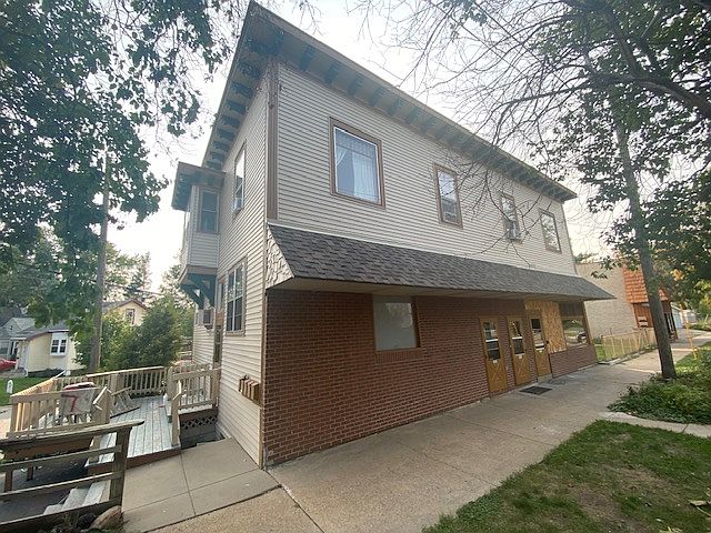 1st image of 820 Como Ave