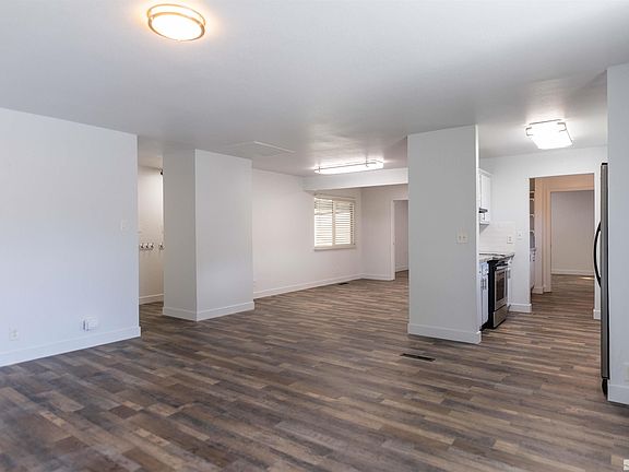 4th image of 2670 Lennox Ln