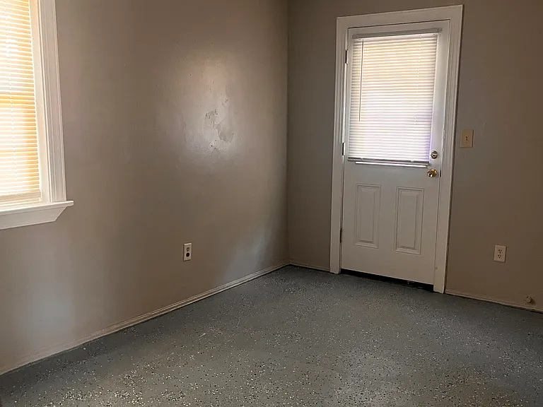 53 N Columbine Ave — Photo 8