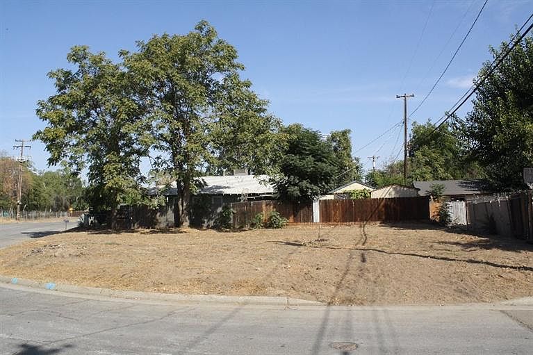 1st image of 928 W Franklin Ave