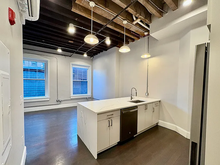 281 Franklin St — Photo 15