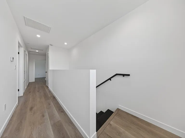 14827 Dearborn St — Photo 24
