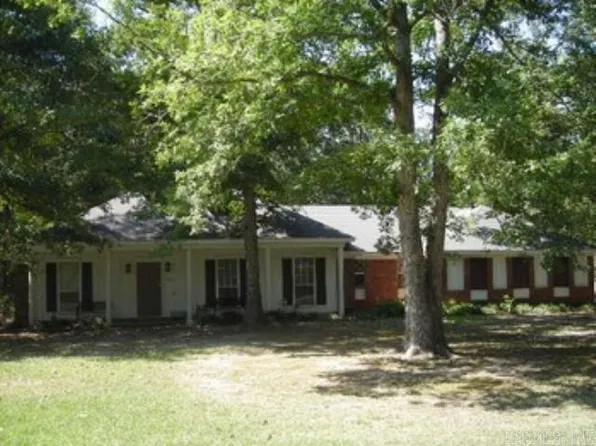 7500 Dolphin Dr, Pine Bluff, AR 71603