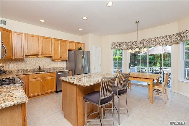 1st image of 95 Paddington Cir