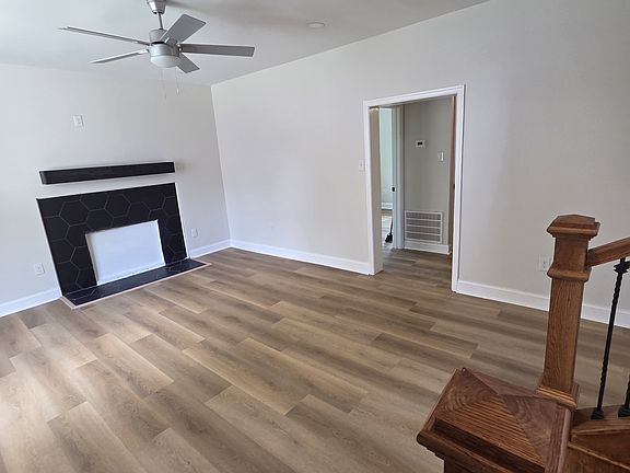 2nd image of 412 Winston St