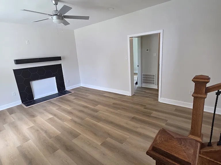 412 Winston St — Photo 2