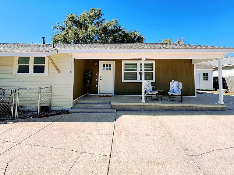 1666 W Intendencia St #B — Photo 5