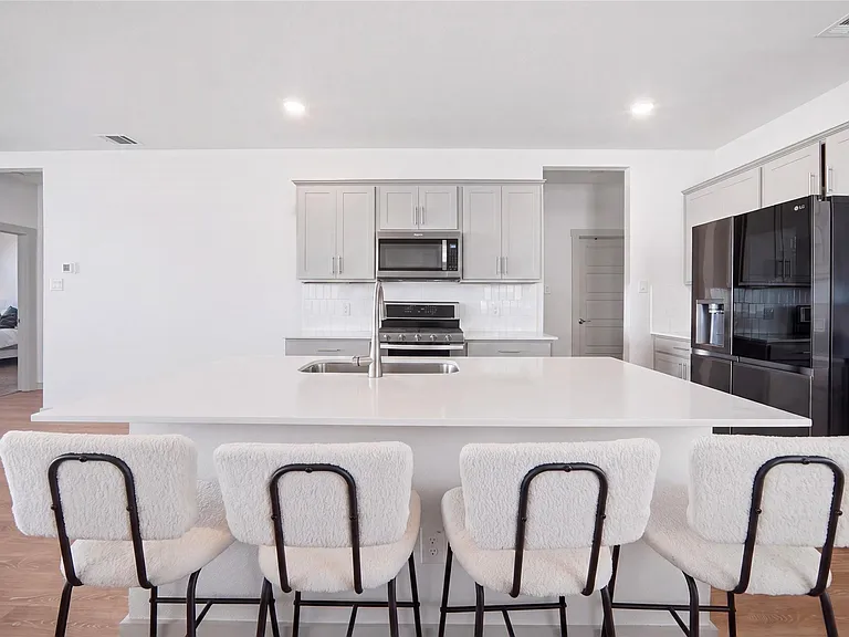515 Millbrook Blvd — Photo 10