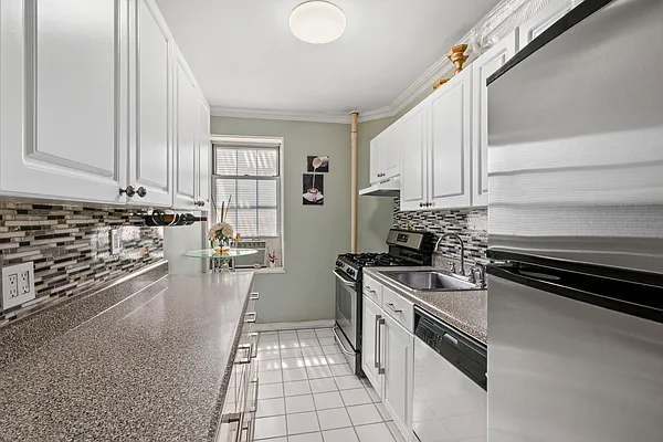 Sold by Douglas Elliman | media 16