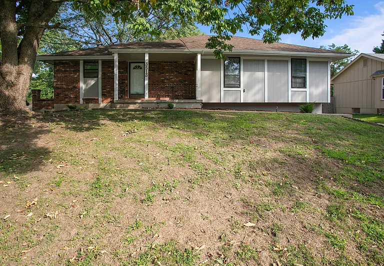 3513 NE Stanton St — Photo 2