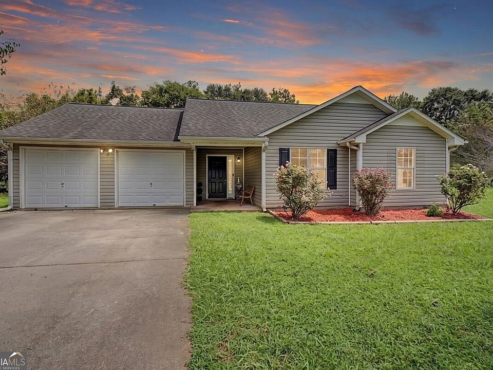 1st image of 28 Autumn Ridge Dr
