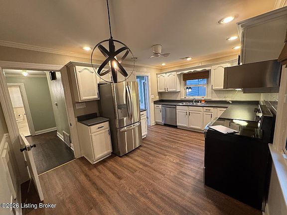 5th image of 431 Marquette Dr