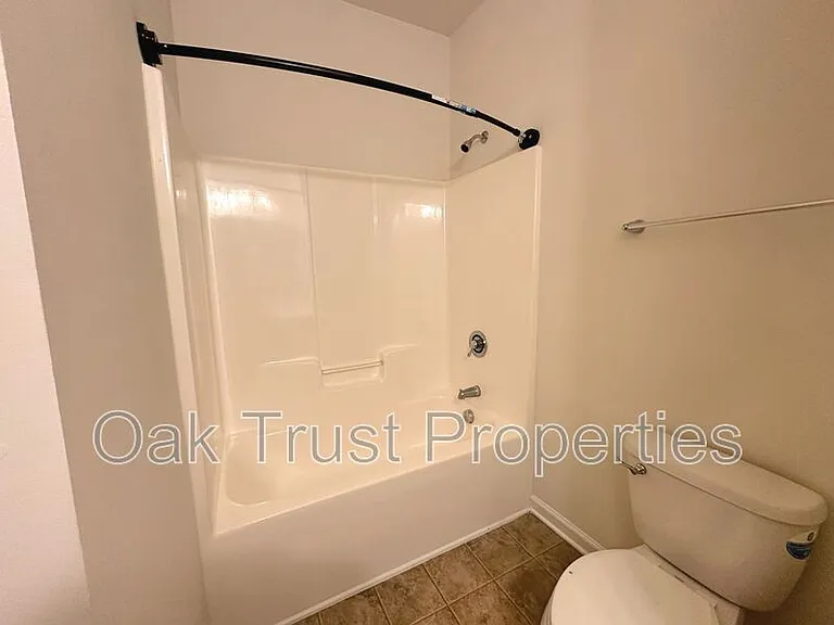 3058 Nantuckett Ave — Photo 9