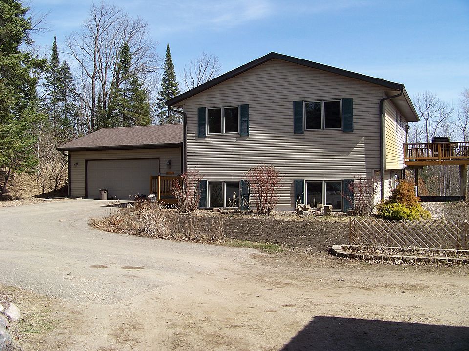 AUCTION! w/ 400' river front