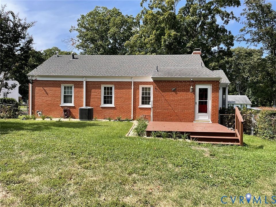 2nd image of 1413 Blue Jay Ln