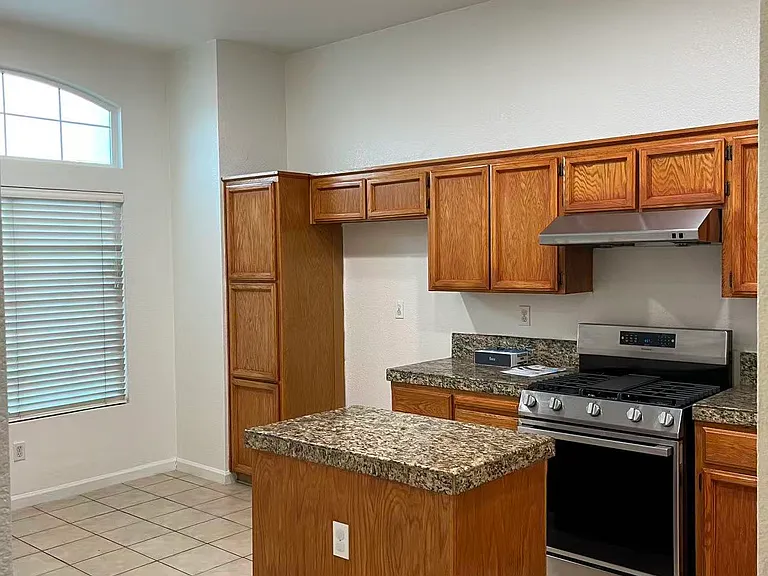 8909 Altameda Pl — Photo 6