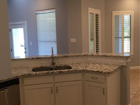 3rd image of 908 Country Creek Ln