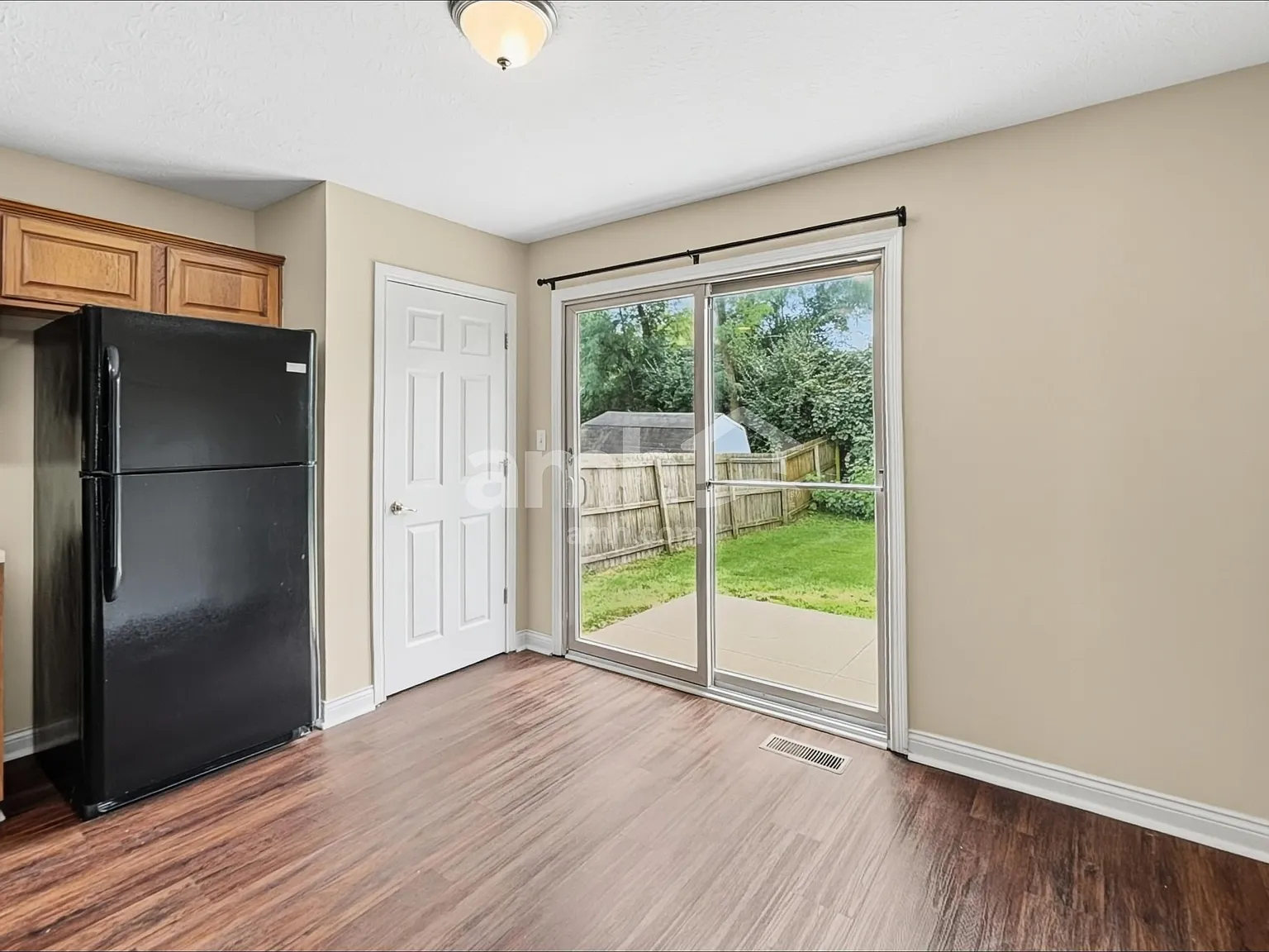 3 bed, 2.0 bath, 1457 sqft, $1,965 — Photo 4