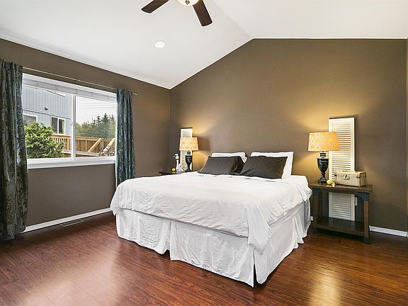 5th image of 8011 19th Pl NE