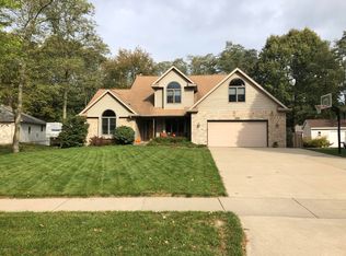 5004 Deerwood Trl, Stevensville, MI 49127