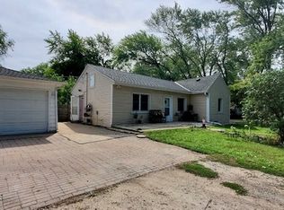 22 Matts Rd, Fox Lake, IL 60020