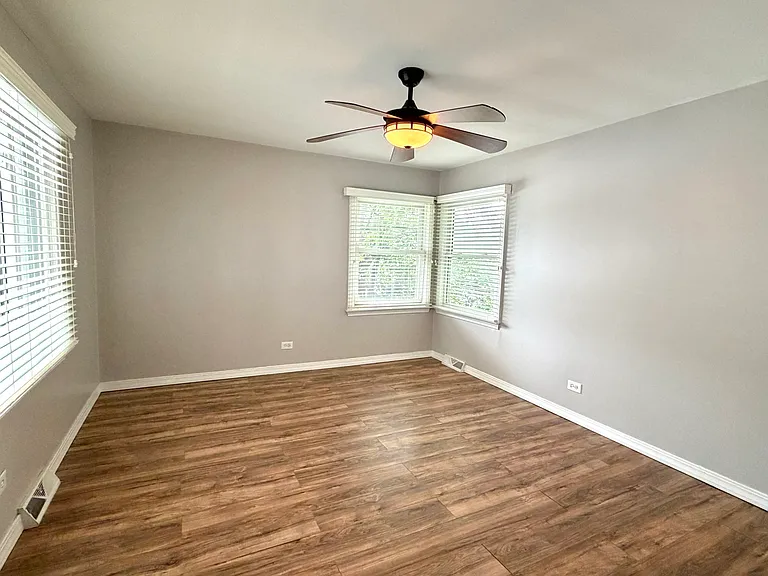 33517 N Greentree Rd — Photo 10