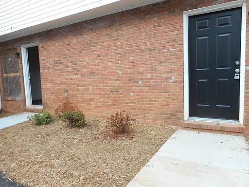 1324 Thomasboro Dr #4 — Photo 1