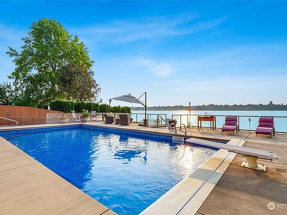 3rd image of 3103 W Lakeside Drive
