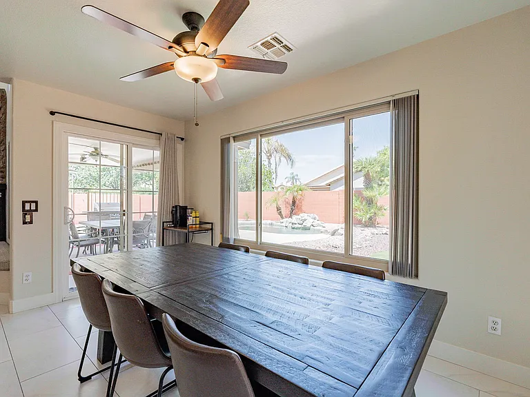 1650 E Tremaine Ave — Photo 7