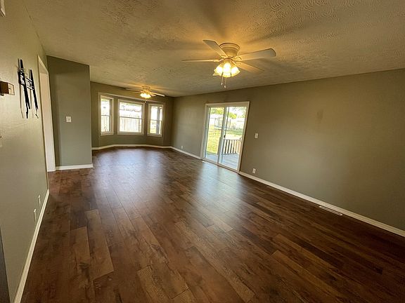 4th image of 2624 S Orchard Ave