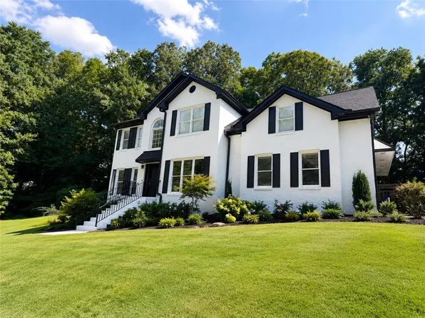 210 Pinehill Ln, Woodstock, GA 30188
